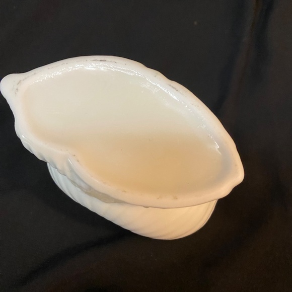 #1A Sea Shell shaped trinket bowl ceramic - Picture 5 of 7